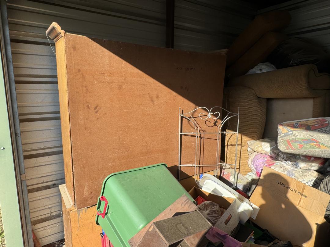 Storage Unit Auction in Kellyville , OK at EZ mini storage ends on 15th