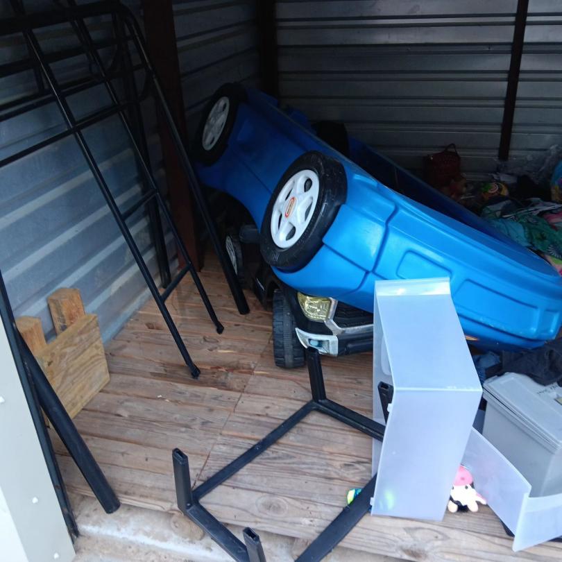 Storage Unit Auction in New Caney, TX at New Caney Self Storage ends on