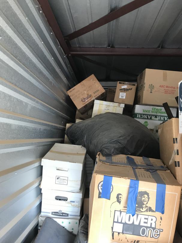 Storage Unit Auction in phoenix, AZ at Arizona Storage Inns Carefree