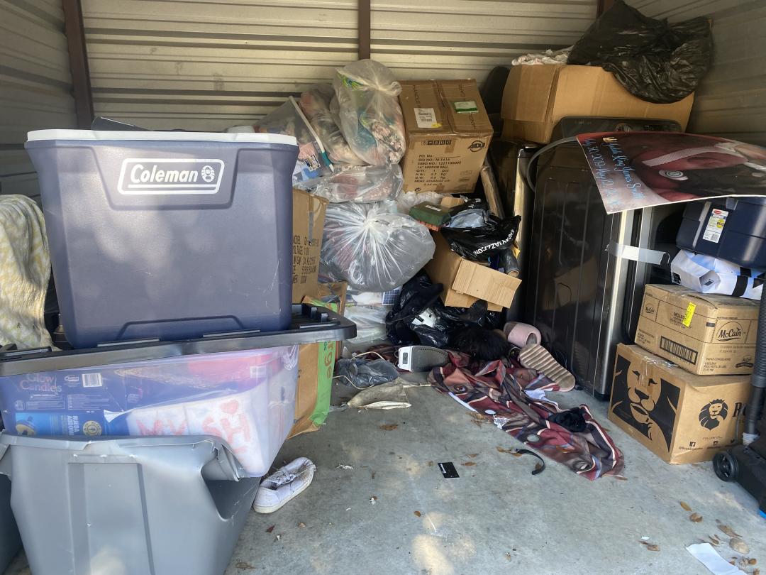 Storage Unit Auction in Pensacola, FL at Gray Line Storage 1300 N T