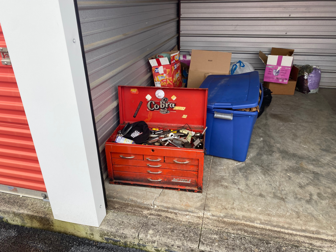 Storage Unit Auction in Elizabethton, TN at Universal Storage Solutions